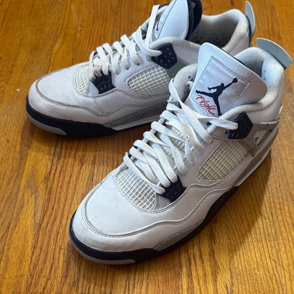 Air Jordan 4 Midnight Navy size 12